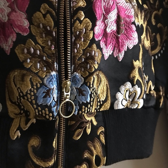 Floral Brocade Jacket with Faux Fur Collar - Picture 7 of 11